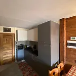 Delle Marmotte Cir N 0012 브루일서비니아